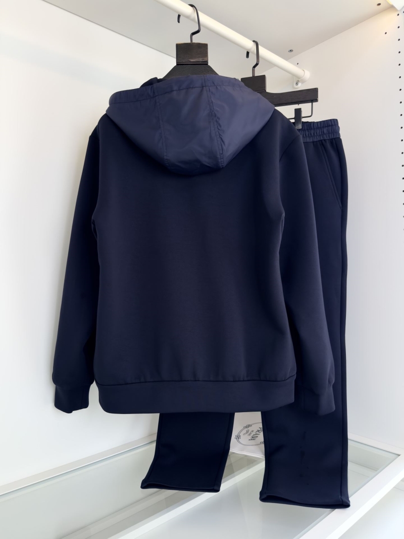 Pra*a outwear